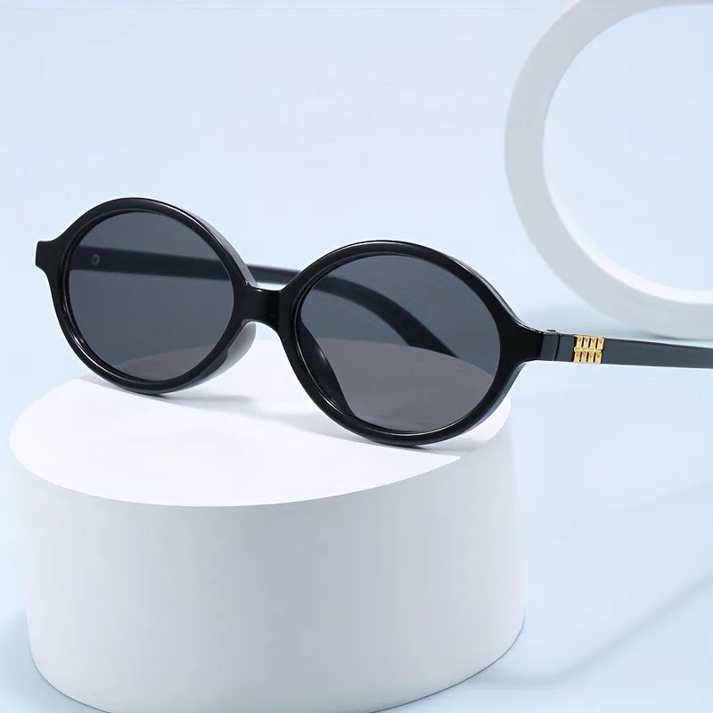 Women’s Oval Black Sunglasses – UV400 Protection